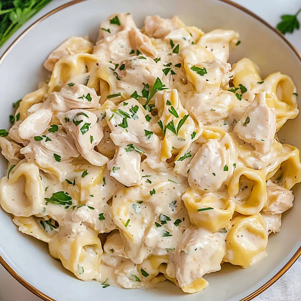 Crockpot Chicken Alfredo Tortellini: A Creamy Delight You’ll Love!